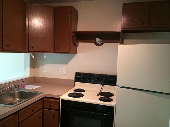 3rd image of 2522 Glenway Ave