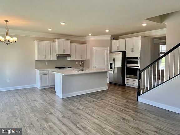 4th image of 104 Chrisanthe Dr