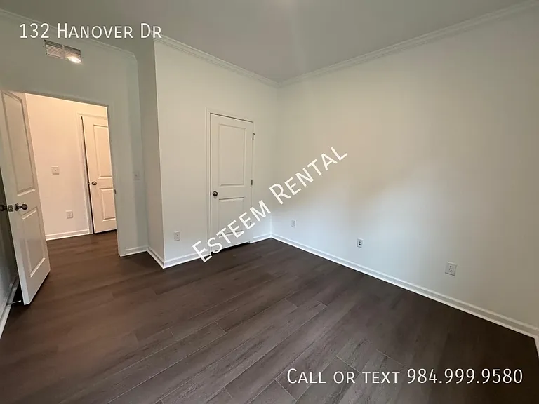 132 Hanover Dr — Photo 8