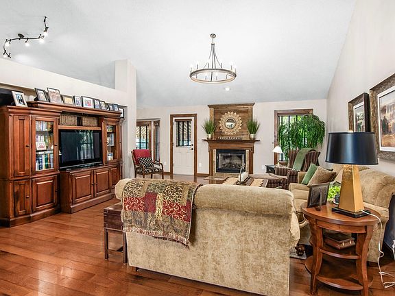 4th image of 2571 Salyer Ct