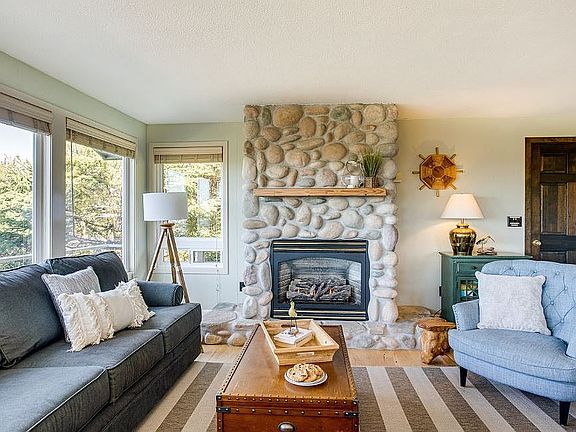 4th image of 3302 NW Hidden Lake Dr