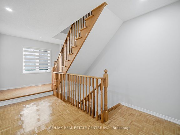 4th image of 375 Cook Rd #61
