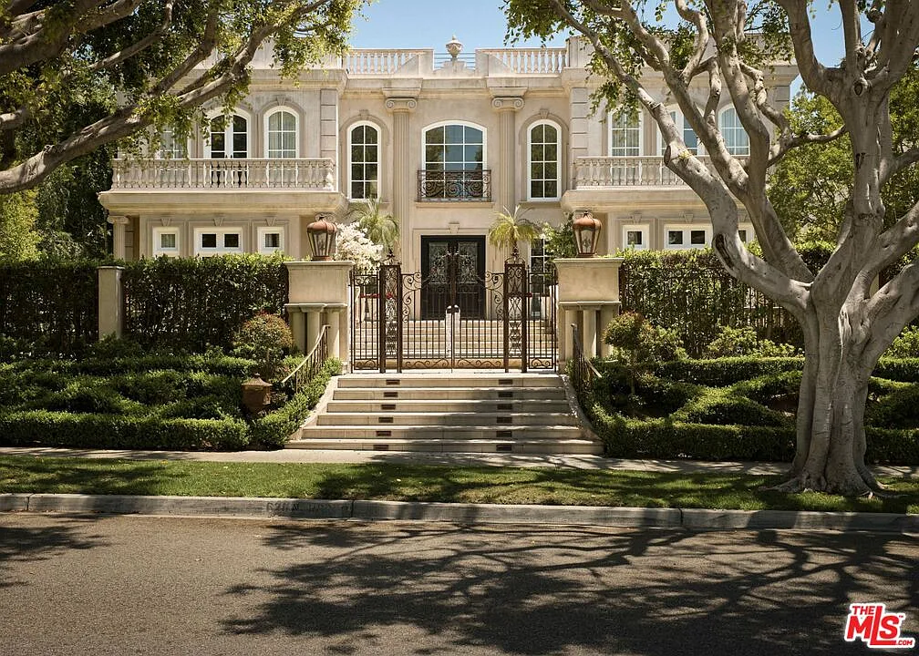 8 bed, 11.0 bath, 12000 sqft, $75,000 — Photo 2
