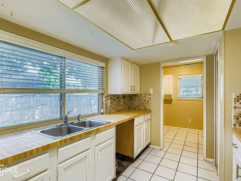 11026 McCree Rd — Photo 10