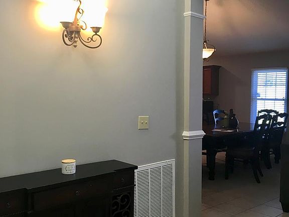 4th image of 2524 Fox Chase Dr