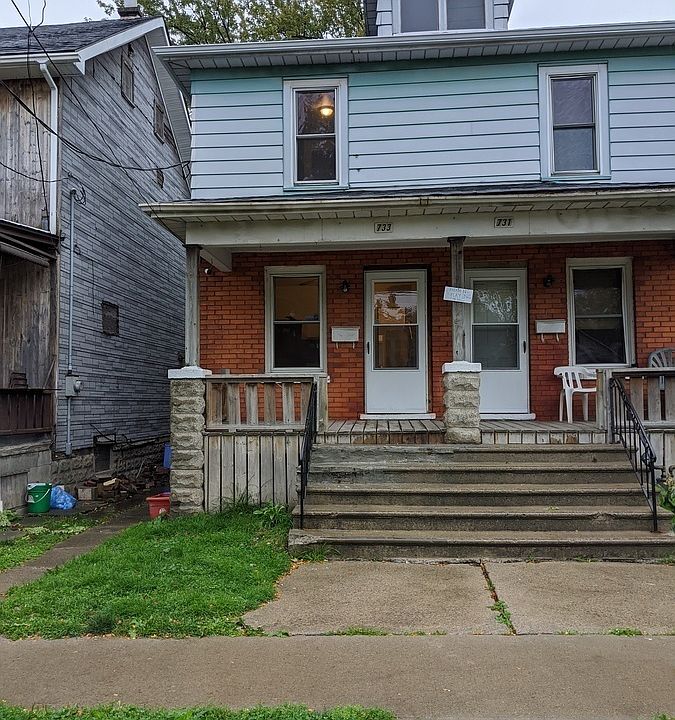1st image of 733 Saint Antoine St
