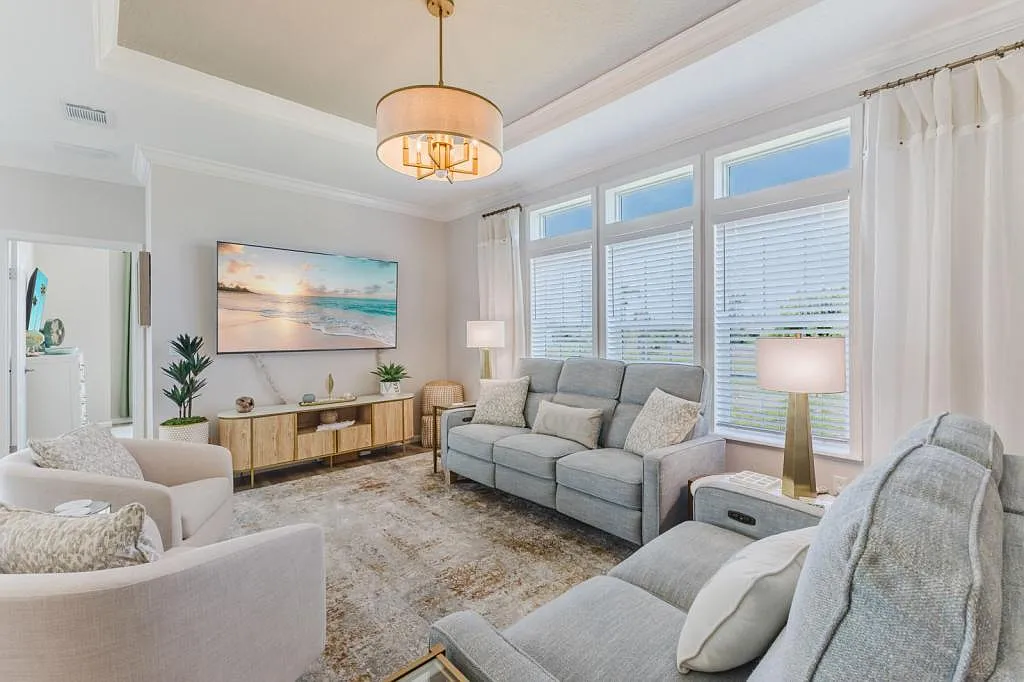 11596 Palm Dr — Photo 1