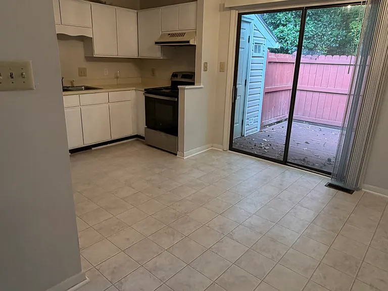 5905 Suncreek Ct — Photo 9