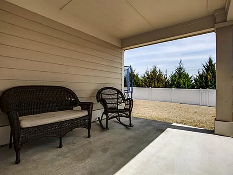 8928 Manana St — Photo 22