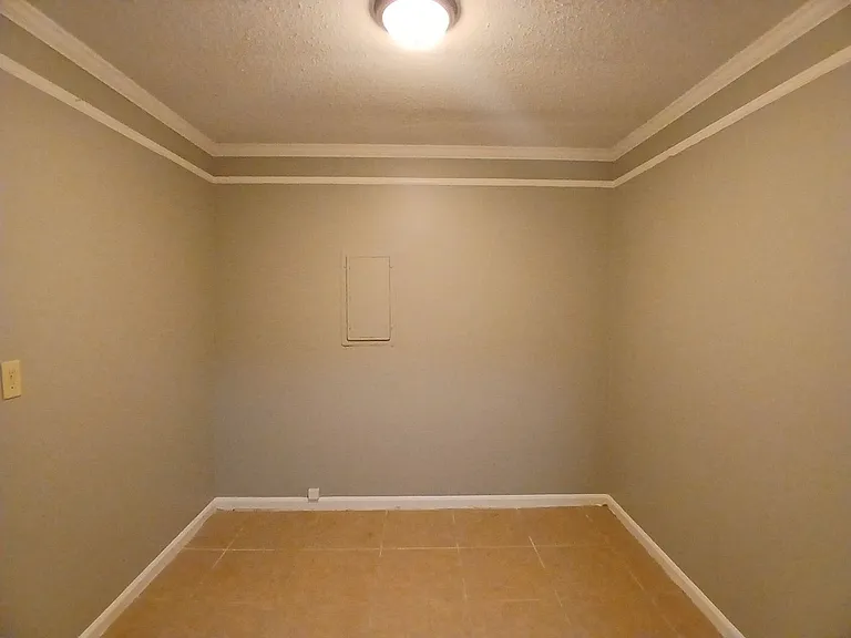 6764 Boylston Dr — Photo 6