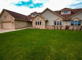 16685 W Sumerland Ct, New Berlin, WI 53151