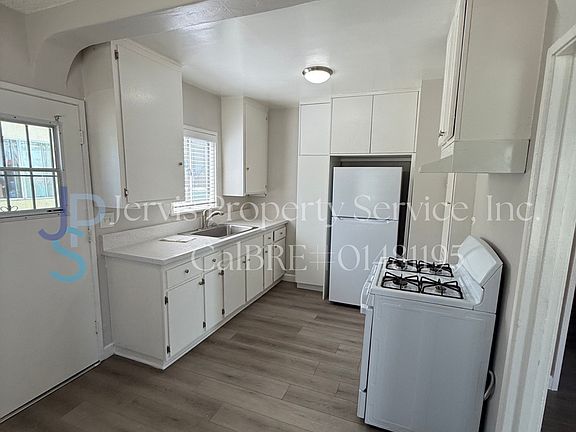 4th image of 6017 Pine Ave #B