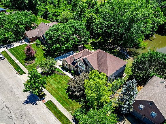 3rd image of 121 Annandale Dr