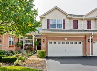 1047 Orchard Pond Ct, Lake Zurich, IL 60047