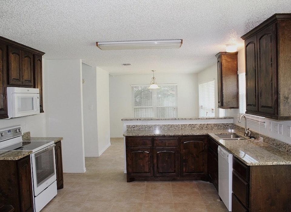 Daylight-filled kitchen
