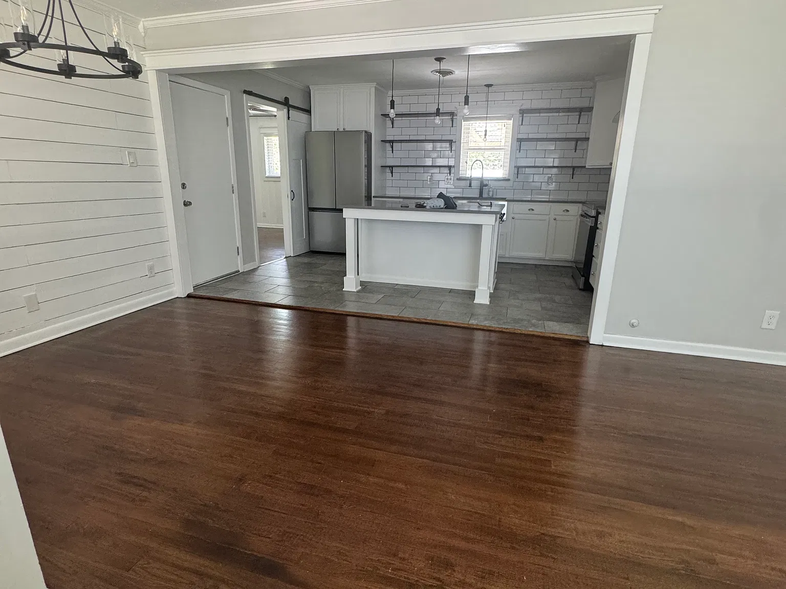 834 Inwood Dr — Photo 3