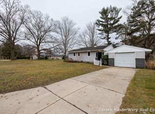 760 River St, Spring Lake, MI 49456