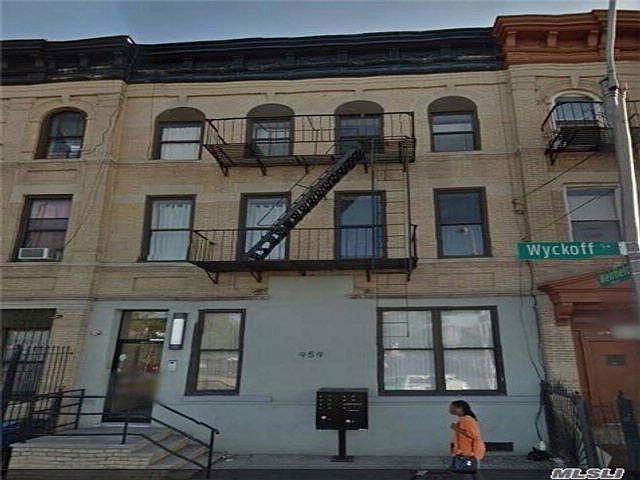 2nd image of 959 Wyckoff Ave APT 2R