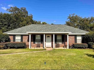 28044 Landmark Ave, Loxley, AL 36551