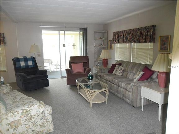 2nd image of 32 Water Oak Ct
