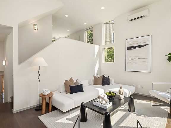 3rd image of 2531 13th Avenue S #B