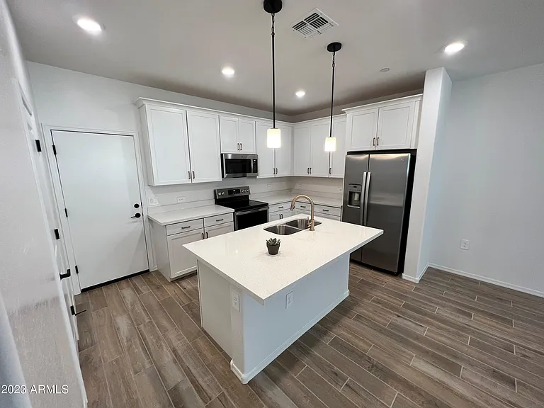 1822 E Chelsea Ln #104 — Photo 2