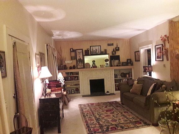 2nd image of 1220 W Maine St