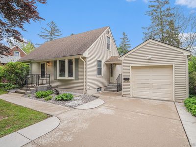 1132 Sabron Dr, East Lansing, MI, 48823