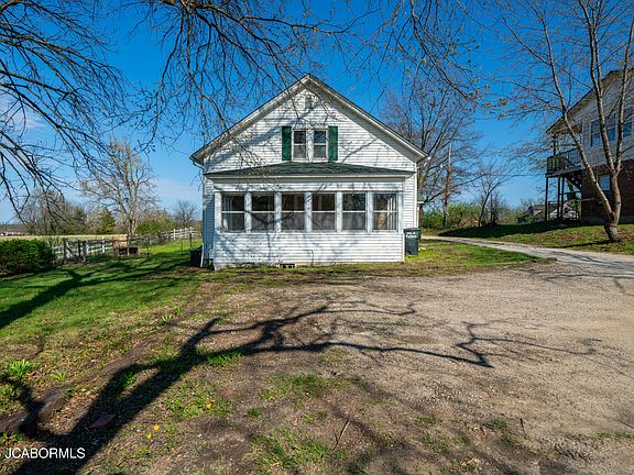 2nd image of 820 Mokane Rd