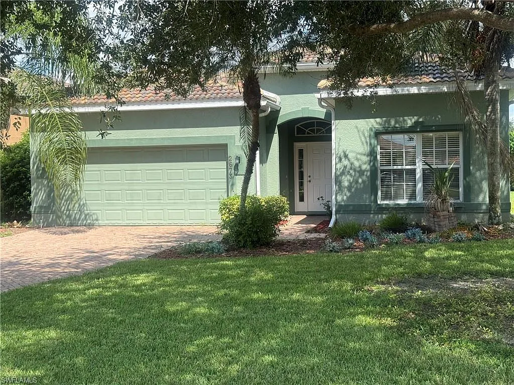 3 bed, 2.0 bath, 1915 sqft, $3,100 — Photo 2
