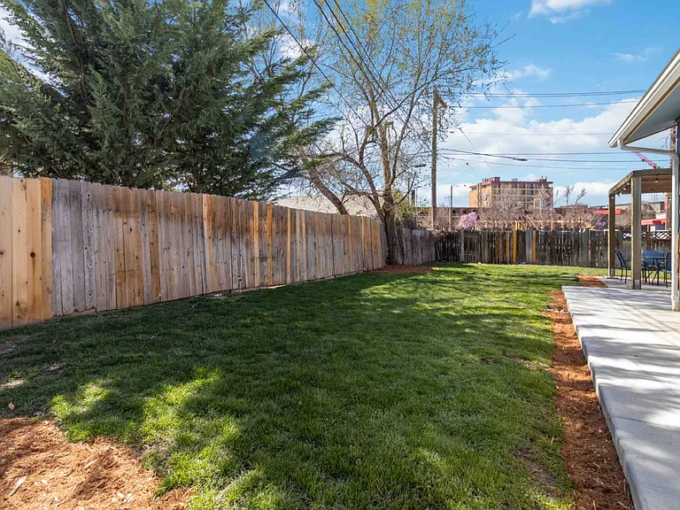 1815 W Idaho St — Photo 20
