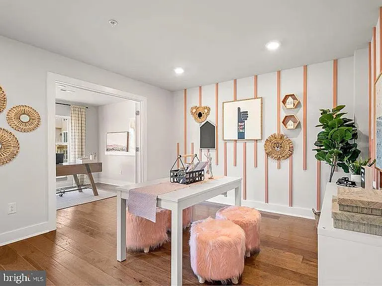 727 Peony Ln — Photo 5