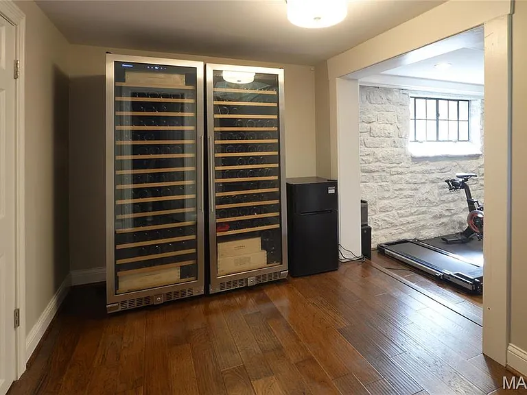 937 S Bemiston Ave — Photo 40