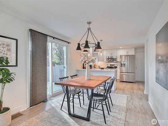 5th image of 11271 35th Avenue SW