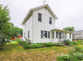 328 Cherry St, Freeport, MI 49325
