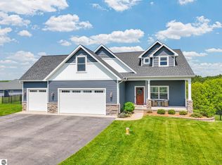 6878 Coyote View Ct, Traverse City, MI 49685