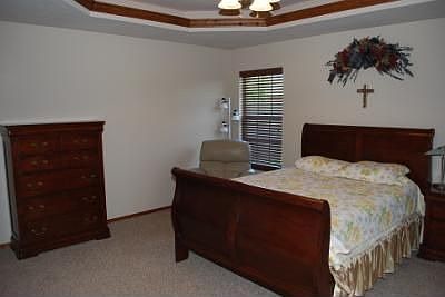 5th image of 621 SW 162nd St