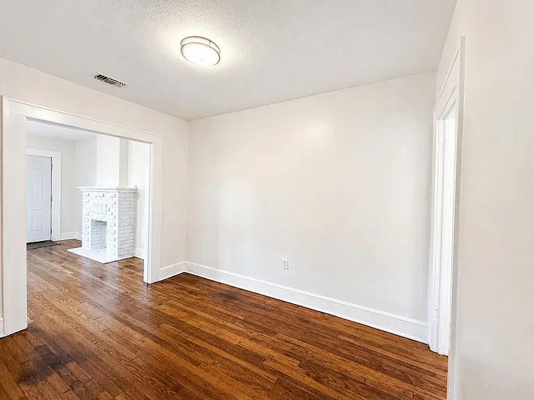 3112 Frazier Ave — Photo 4