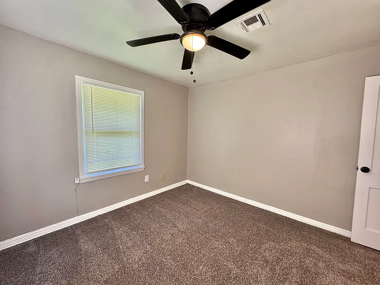252 E Coe Dr — Photo 20