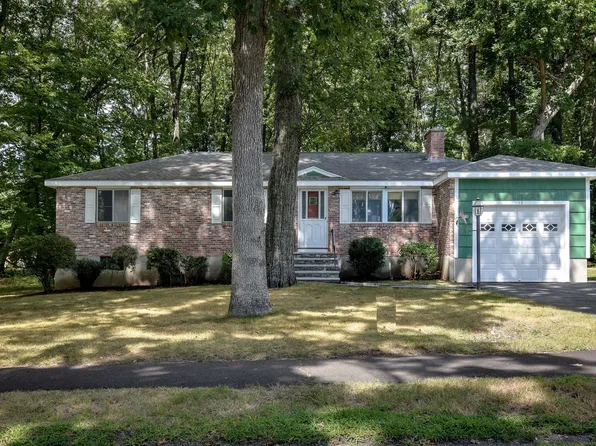 12 Claudette Cir, Framingham, MA 01701