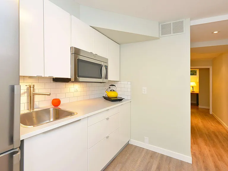 25 Santa Barbara Rd #1 — Photo 1
