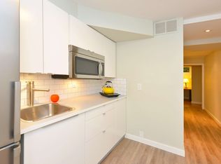 25 Santa Barbara Rd #1, North York, ON M2N2C1