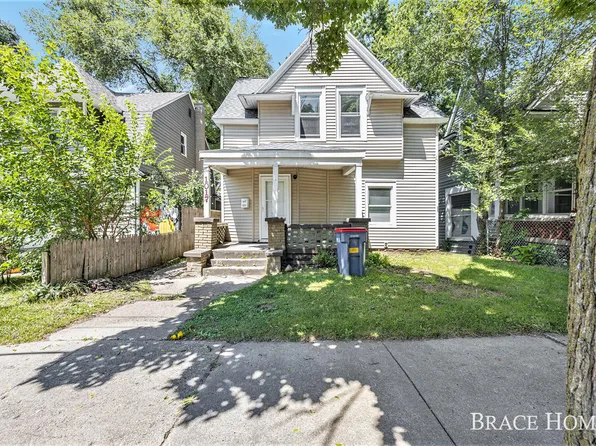 1017 Logan St SE, Grand Rapids, MI 49506