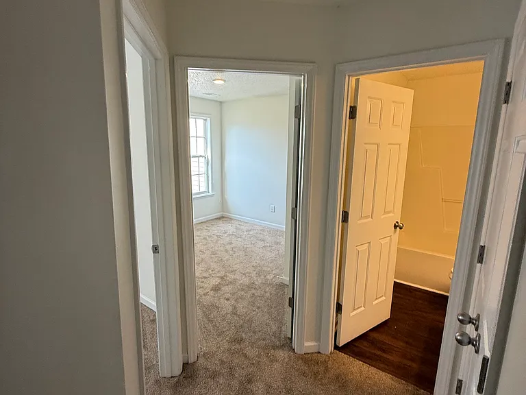103 Wimbledon Ct — Photo 45