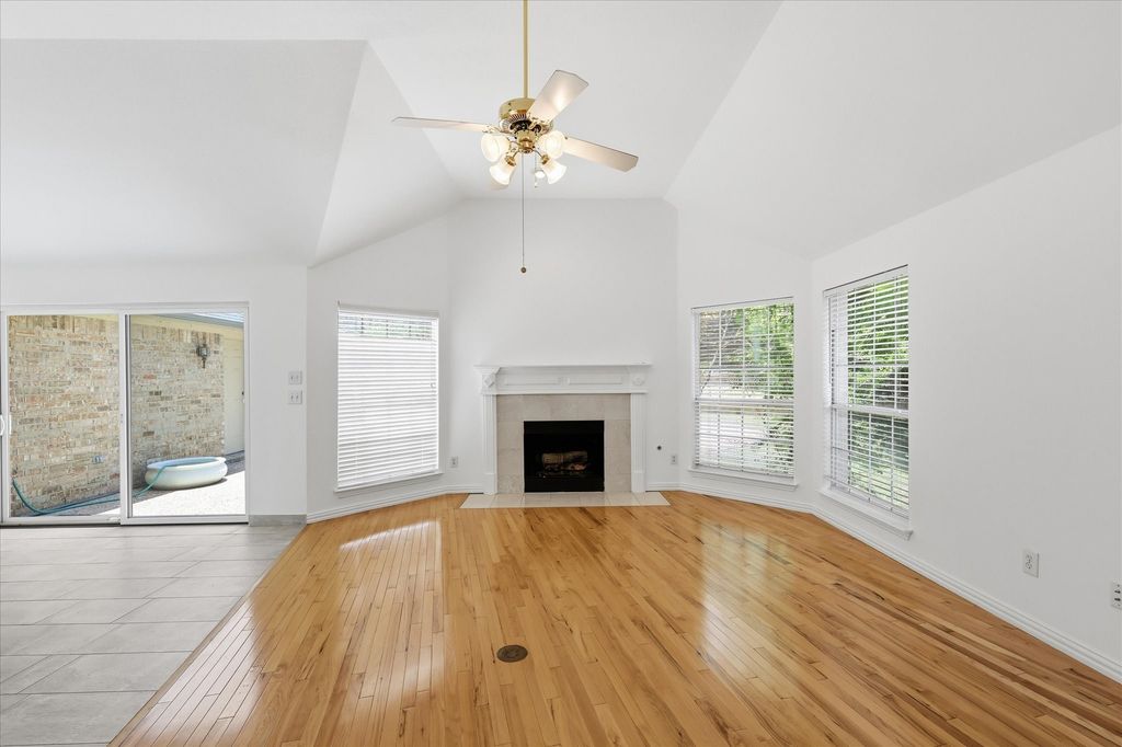 9325 Vista Cir, Irving, TX - More