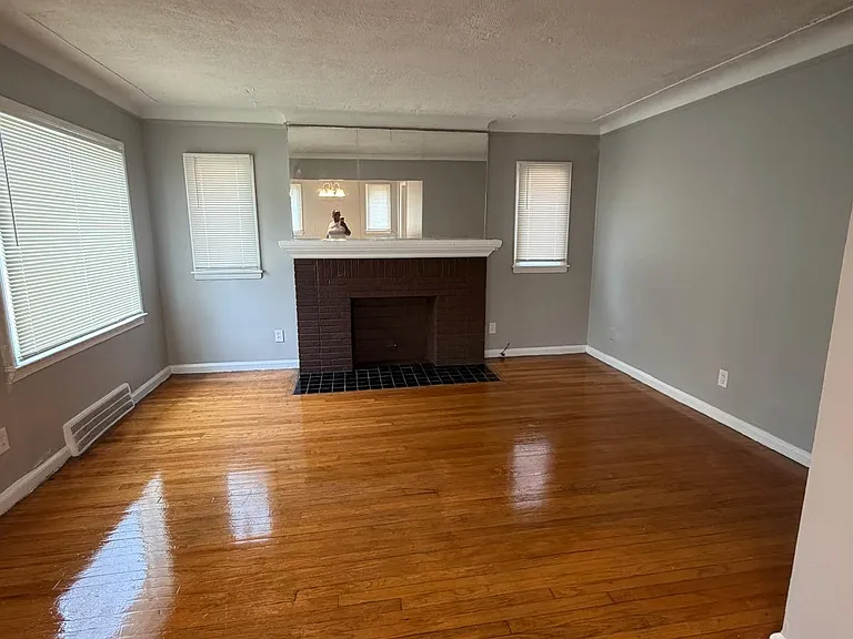 10030 Abington Ave — Photo 2