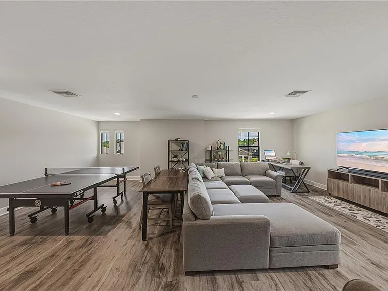14633 Red Castle Ave — Photo 33