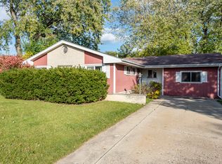 2609 Varonen Ave, Waukegan, IL 60087