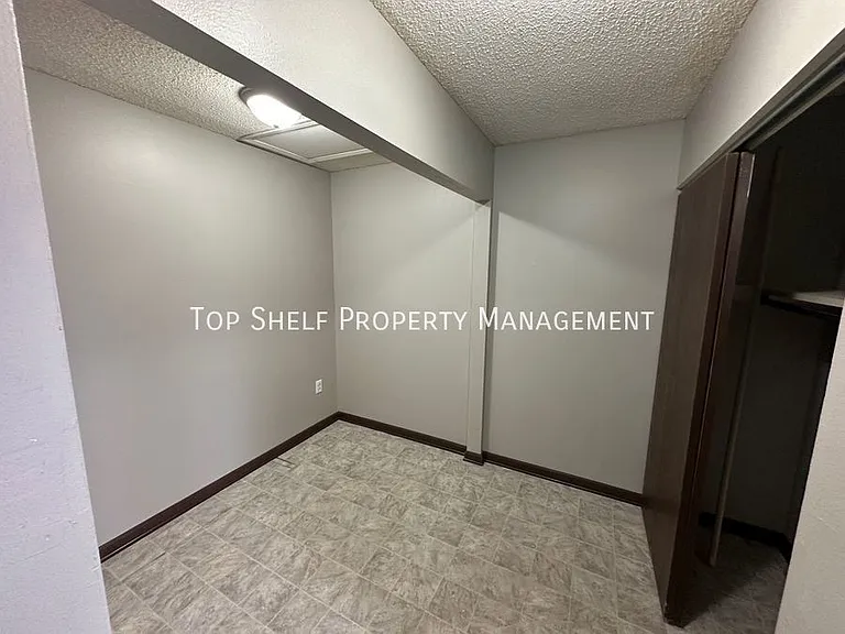 1328 Williams St — Photo 9