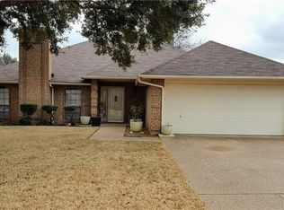 1517 Sunny Glen St, Fort Worth, TX 76134